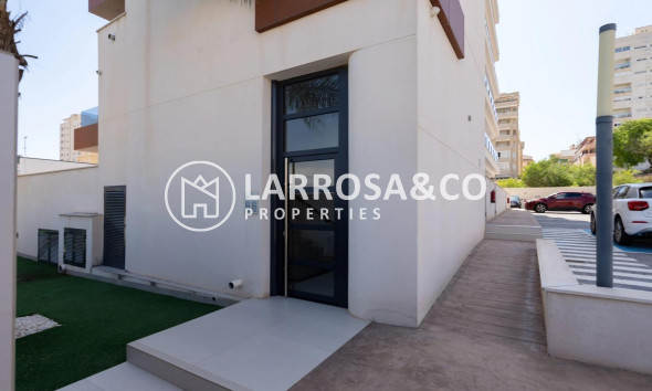 Resale - Apartment - Guardamar del Segura - puerto deportivo