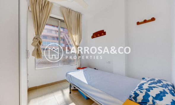 Herverkoop - Apartment - Torrevieja - Playa del Acequión