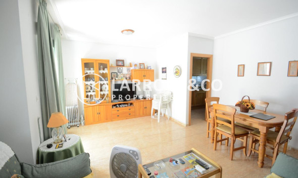 resale-apartment-guardamar-center-living-room-rv2117