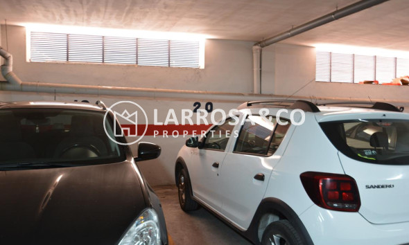 resale-apartment-guardamar-center-parking-rv2117