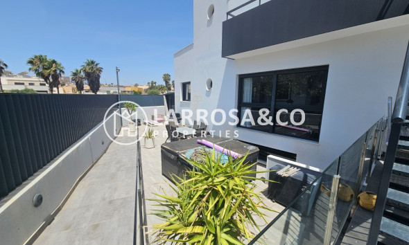 Resale - Semi-detached house - Torrevieja - Los Frutales