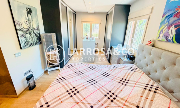 Resale - Detached House/Villa - Daya Vieja - Costa Blanca