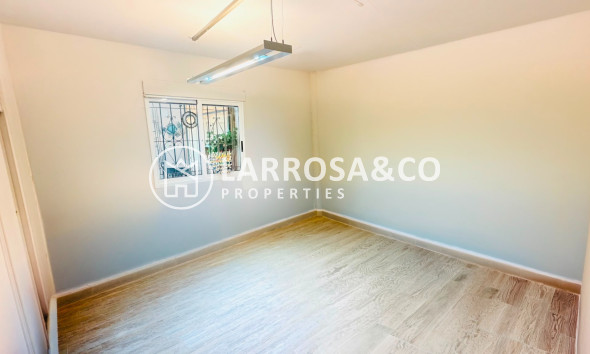 Resale - Detached House/Villa - Daya Vieja - Costa Blanca