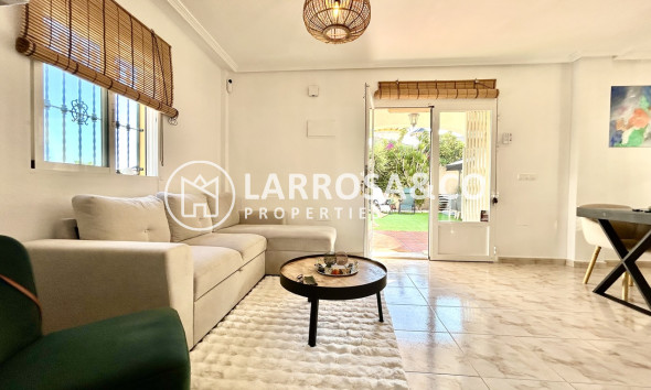 Resale - Detached House/Villa - Villamartin - Costa Blanca