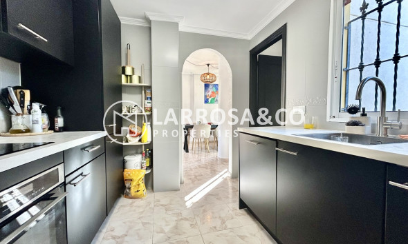 Resale - Detached House/Villa - Villamartin - Costa Blanca