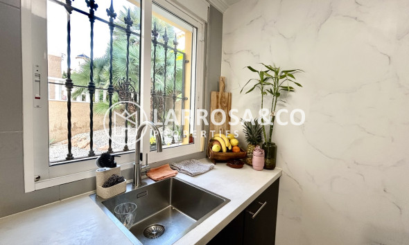 Resale - Detached House/Villa - Villamartin - Costa Blanca