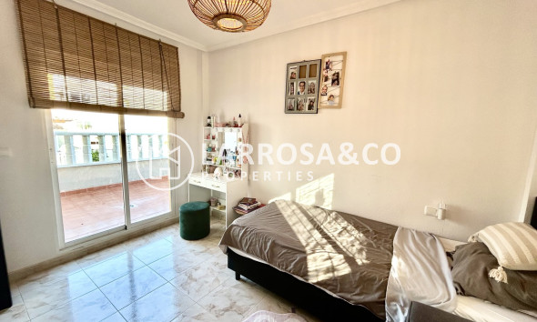 Resale - Detached House/Villa - Villamartin - Costa Blanca