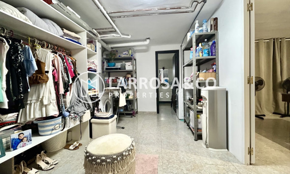 Resale - Detached House/Villa - Villamartin - Costa Blanca