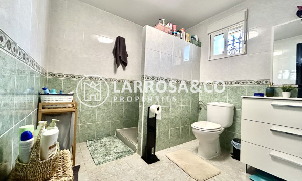 Resale - Detached House/Villa - Villamartin - Costa Blanca