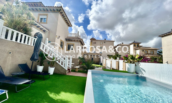 Resale - Detached House/Villa - Villamartin - Costa Blanca