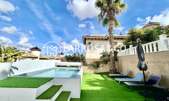 Resale - Detached House/Villa - Villamartin - Costa Blanca