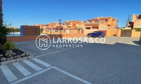 Resale - Apartment - Torrevieja - Aguas Nuevas